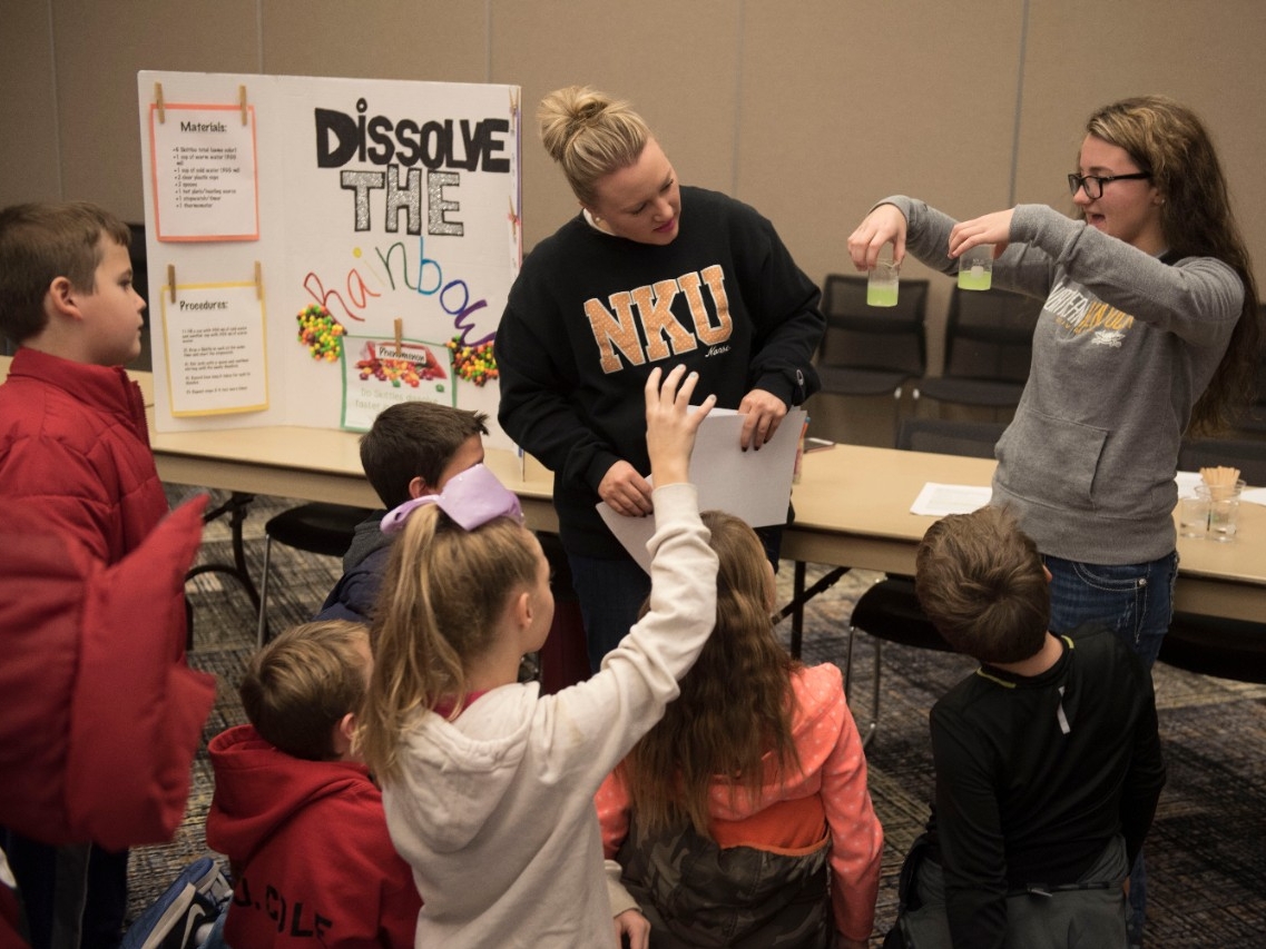 NKU pre-service teachers deliver engaging STEM lessons to 4th grade students.